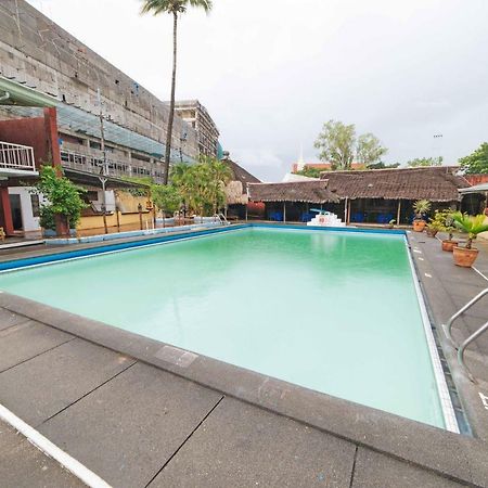 เรดดอร์ซ พรีเมียม แอท คล้าร์กวิว อังเฆลิสซิตี้ Hotel อังเฮเลส ภายนอก รูปภาพ