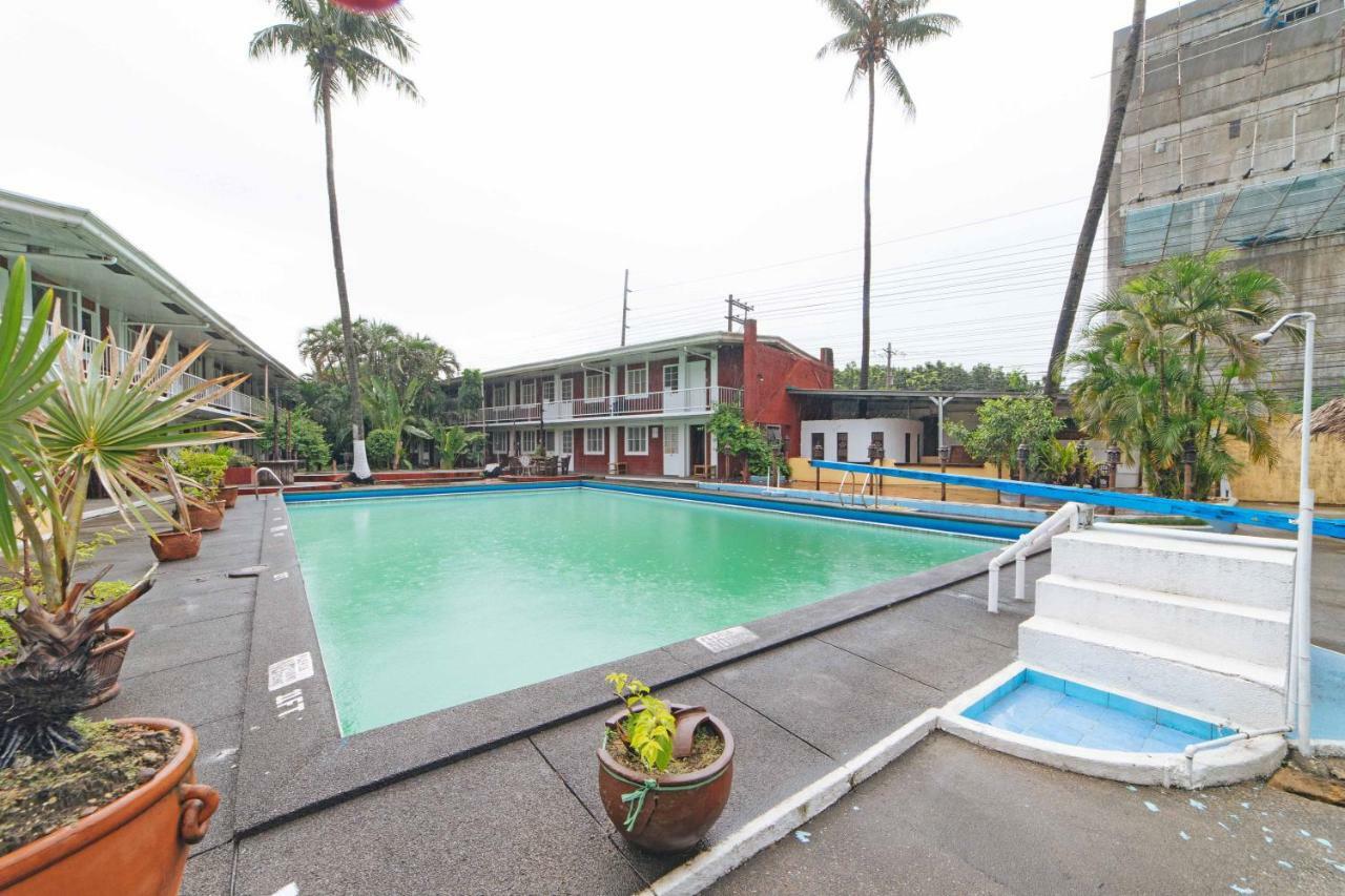 เรดดอร์ซ พรีเมียม แอท คล้าร์กวิว อังเฆลิสซิตี้ Hotel อังเฮเลส ภายนอก รูปภาพ
