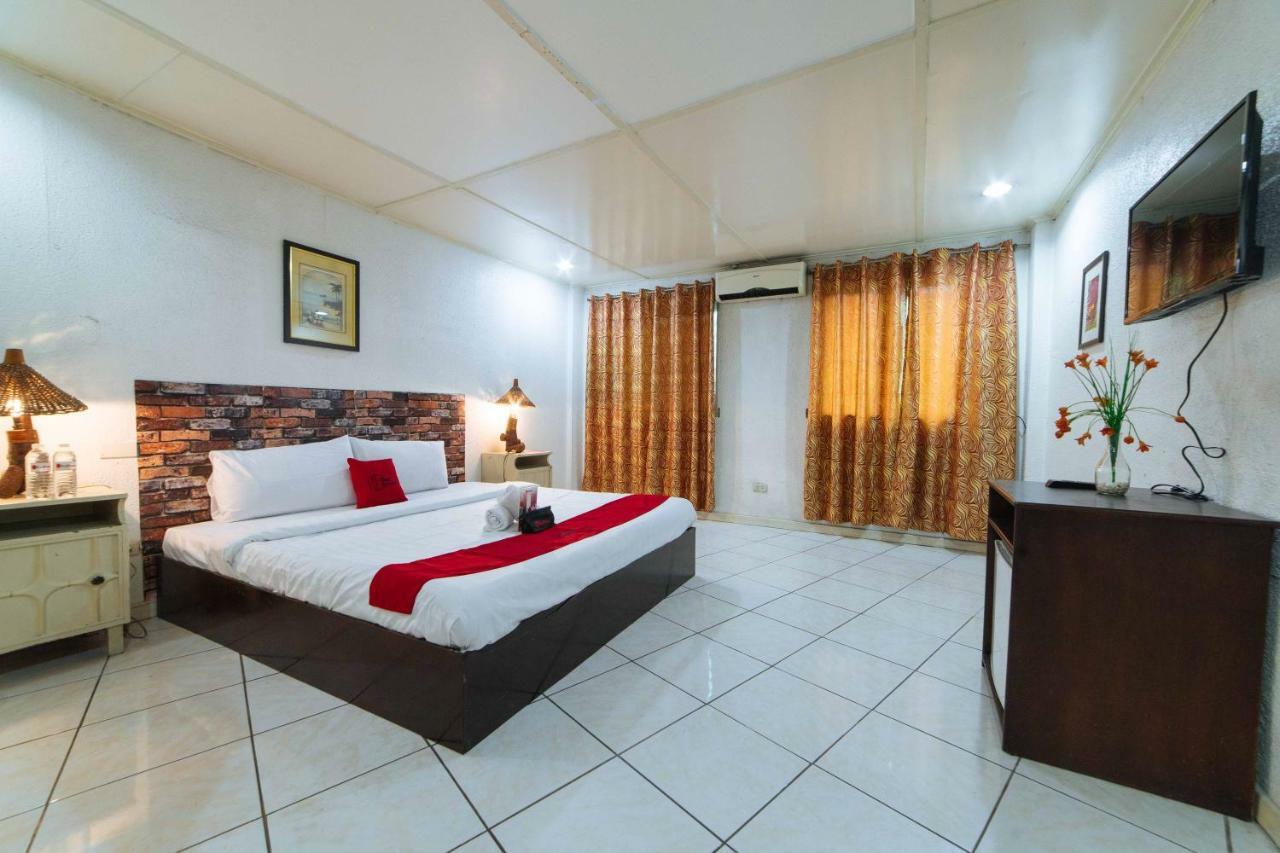 เรดดอร์ซ พรีเมียม แอท คล้าร์กวิว อังเฆลิสซิตี้ Hotel อังเฮเลส ภายนอก รูปภาพ